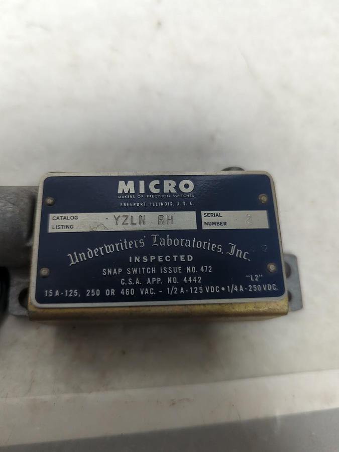 HONEYWELL,YZLN-RH,LIMIT SWITCH 15A/125-250VAC 1/2A/125VDC 1/4A-250VDC NOS