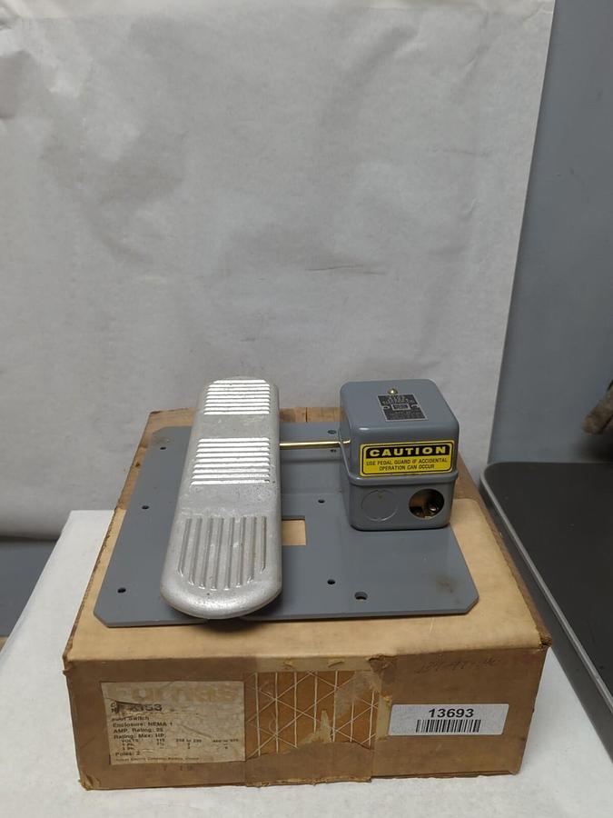 FURNAS,X153,FOOT SWITCH 2-POLE NEMA-1 NOS