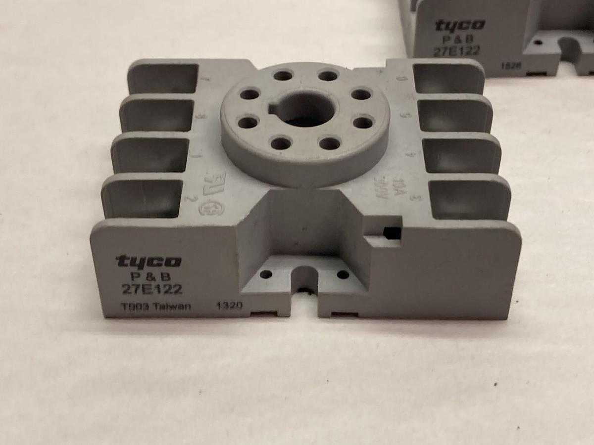 Used Tyco Electronics,P&B 27E122,8-Pin Relay Socket Lot of 8