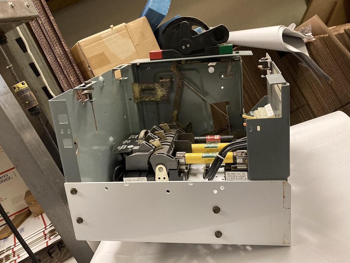 Used Allen Bradley,2100 2192F,30 Amp 12 INCH Fused MCC Disconnect Feeder Bucket