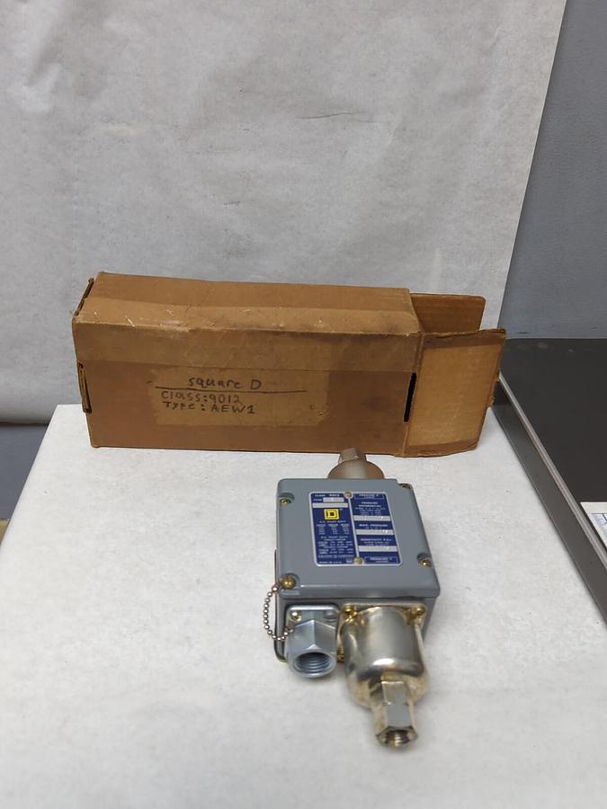 SQUARE D,AEW1,CLASS 9012 PRESSURE DIFFERENTIAL SWITCH NOS