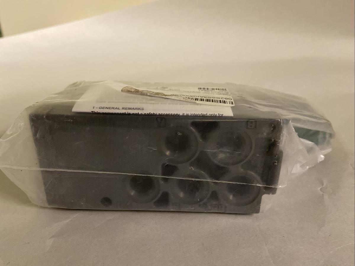 Numatics,082SS53AK000030,Solenoid Valve 115-120V 1/4 INCH NPT