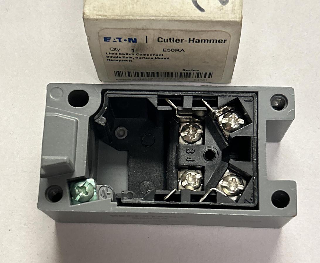 Used EATON CUTLER HAMMER,E50RA,LIMIT SWITCH RECEPTACLE NEW