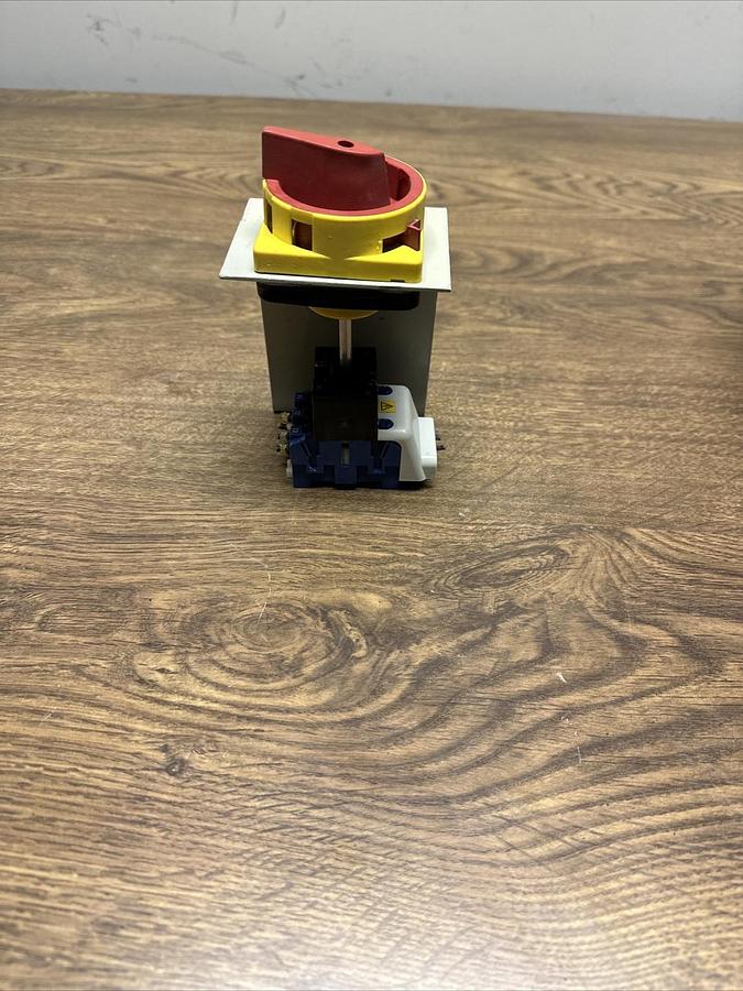 Used Kraus & Naimer,KG 32A,Disconnect Switch