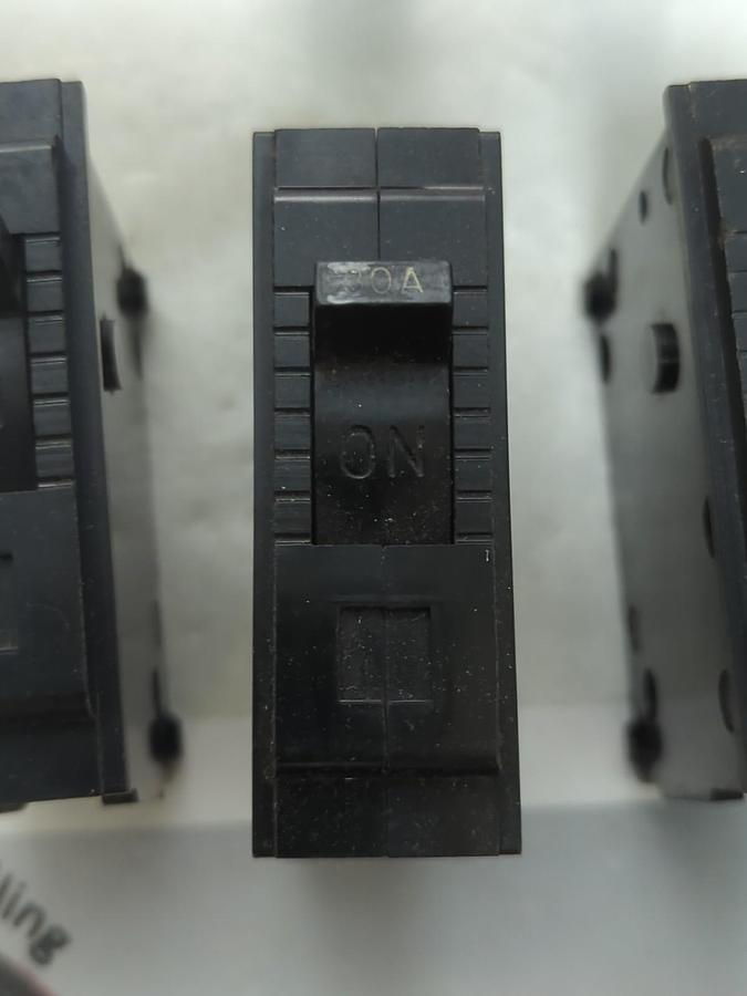 Used GENERAL ELECTRIC,THQL1130,CIRCUIT BREAKER 30 AMP 1-POLE LOT OF 10 PRE-OWNED