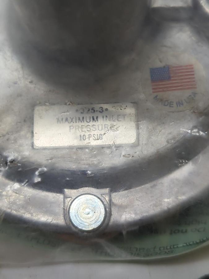 Used MAXITROL,0110 7.0 178 325-3,GAS PRESSURE REGULATOR NEW