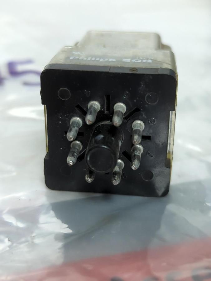 Used PHILLIPS ECG,RLY1045N,PLUG IN RELAY 8-PIN 10A LOT OF 2 PRE-OWNED