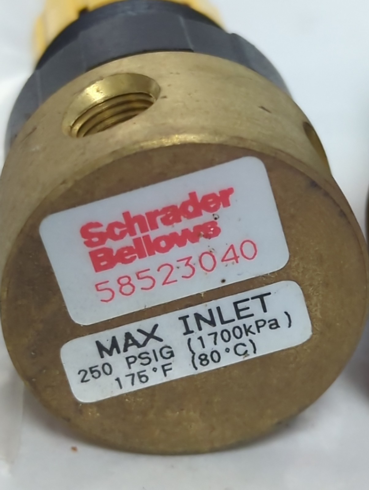 Used SCHRADER BELLOWS,58523040,PNEUMATIC PRESSURE REGULATOR 250 PSIG LOT OF 2 USED