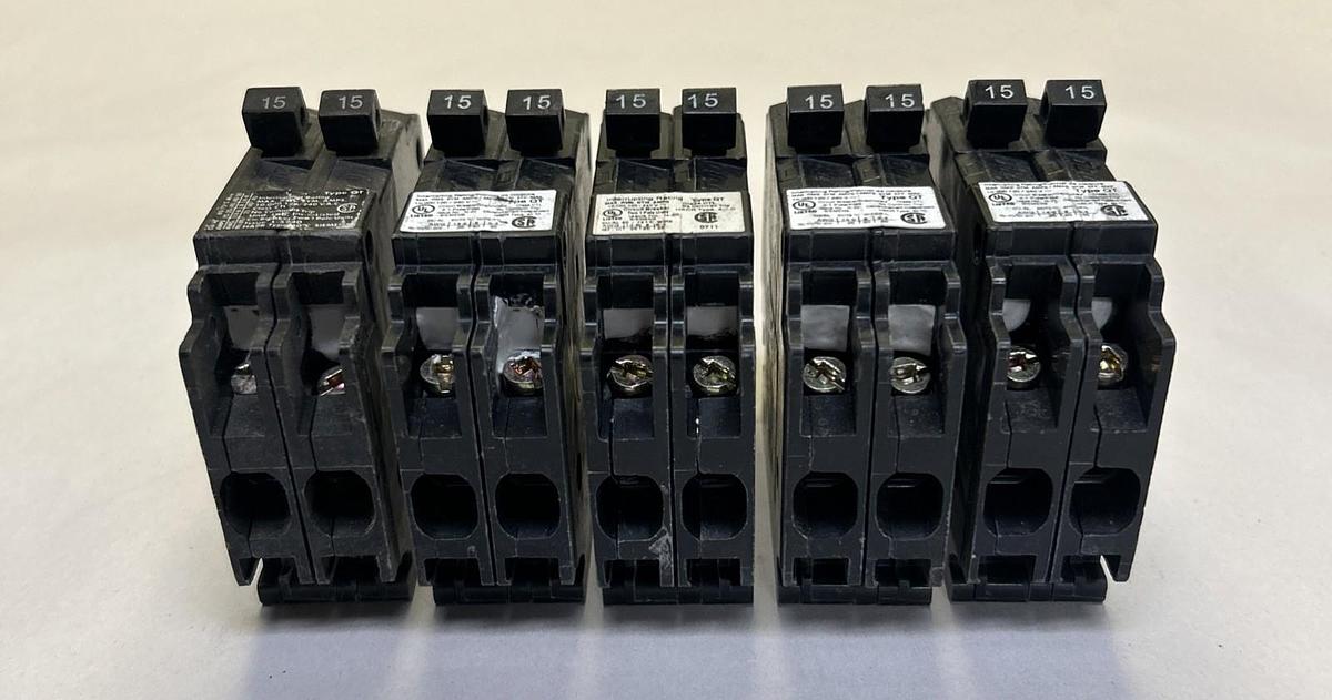 Used SIEMENS,Q1515,TANDEM CIRCUIT BREAKER 15A 120/240V 2P LOT OF 5