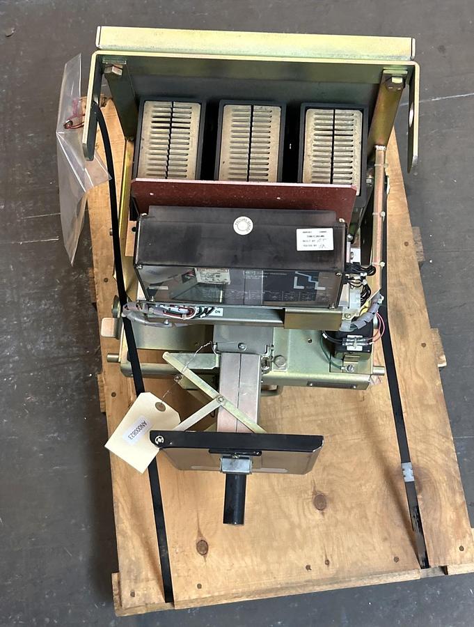 Used WESTINGHOUSE,DB25,AIR CIRCUIT BREAKER 600A 600V REFURBISHED