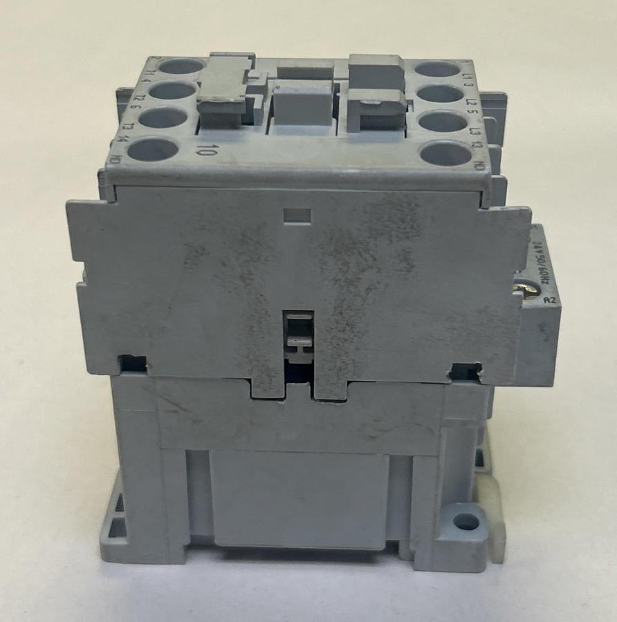 Used ALLEN BRADLEY,100-C12E*10,CONTACTOR 24VDC COIL