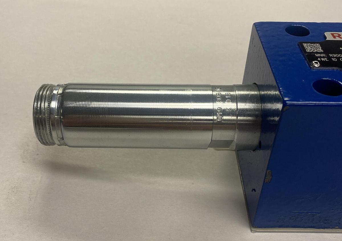 REXROTH,R900938548/4WE10C33/CG24N9K4V ,DIRECTIONAL SPOOL VALVE NOS