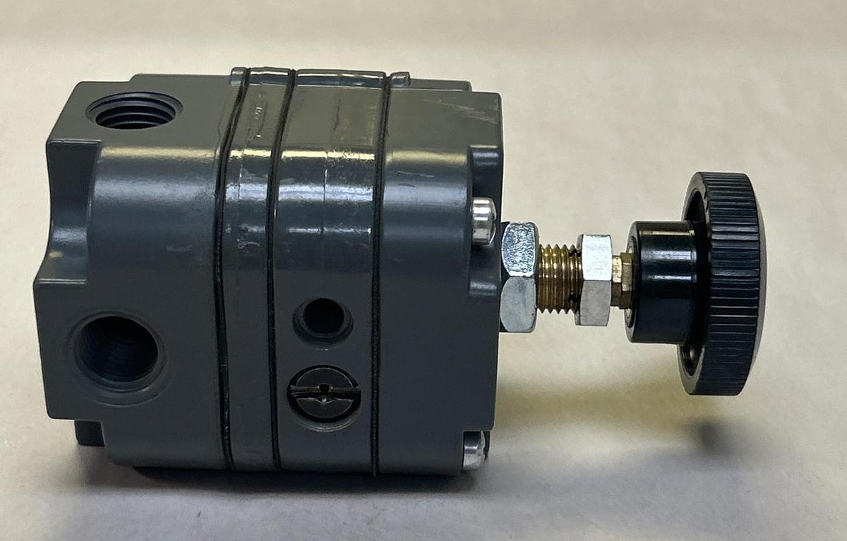 CONTROL AIR,100-BC,AIR PRESSURE REGULATOR 2-120 PSI 1/4 INCH NPT NOS