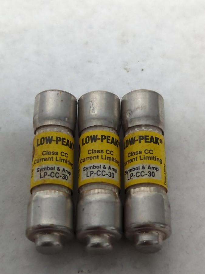 COOPER BUSSMANN,LP-CC-30,LOW-PEAK 30 AMP FUSE LOT OF 3 NOS