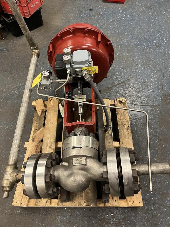 Used DRESSER MASONEILAN,88-21914,ACTUATOR CONTROL VALVE 2" 1500 CF8M