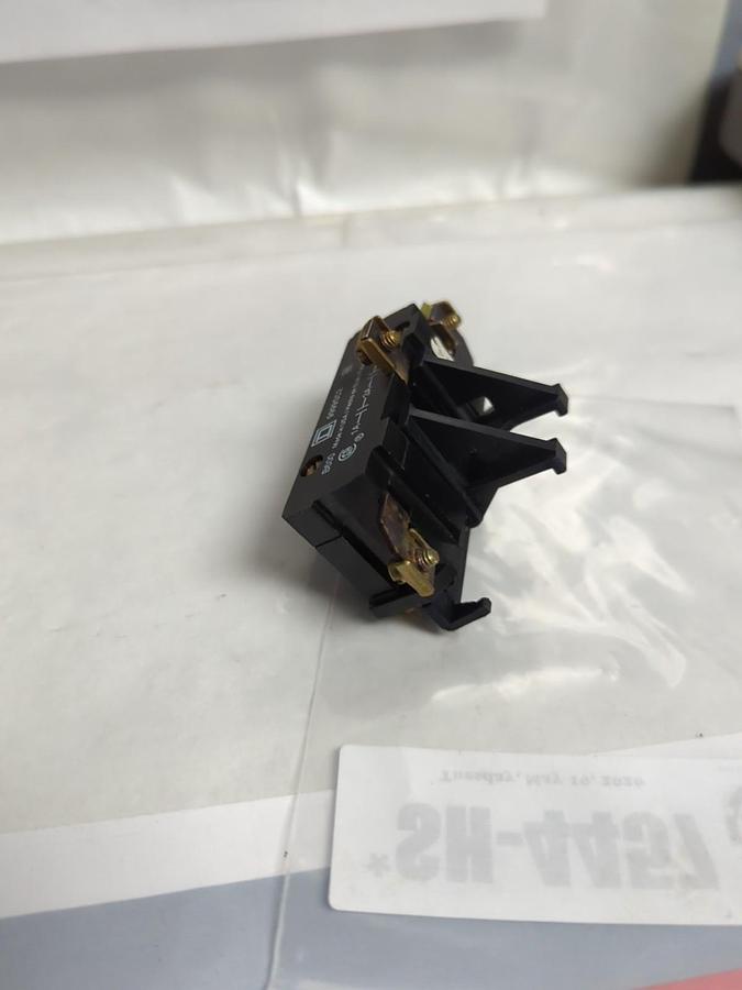 Used SQUARE D,9999SC2,SELECTOR SWITCH B600 PRE-OWNED