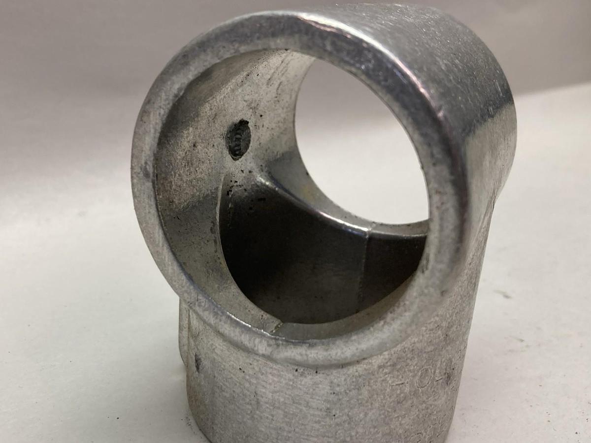 Used Hollaender,5E-8,Speed-Rail Cross Tee Fitting 2 Inch