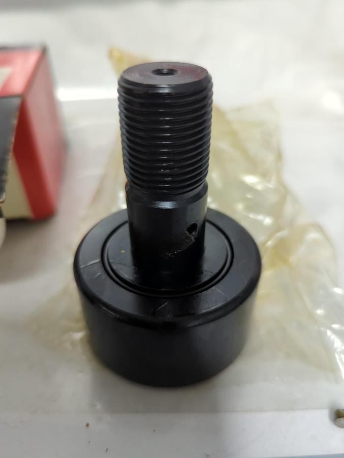 MCGILL,CF 2-1/4S,CAM FOLLOWER 2-1/2 INCH NOS