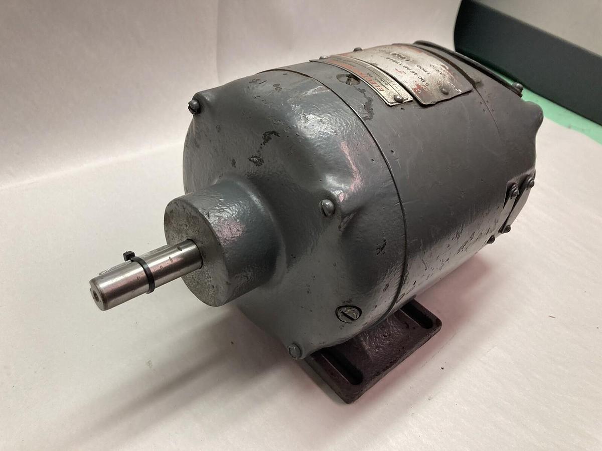 Used General Electric,5BC46AB1581B,Double Shaft Tacometer Generator 100VDC 1000RPM