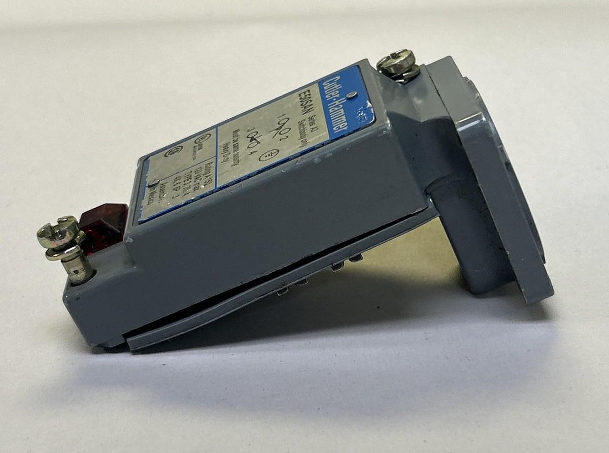 Used CUTLER-HAMMER,E50SAN,LIMIT SWITCH BODY