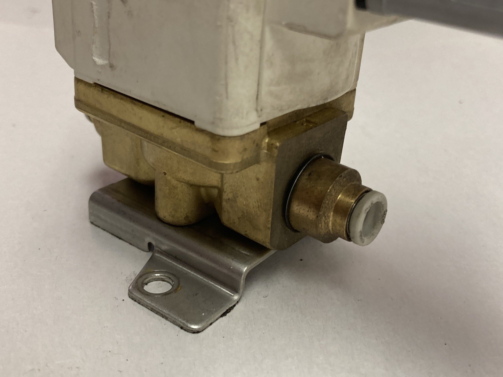 Used SMC,VX234AGXB,Solenoid Valve 24VDC 10.5W 0.1Pa 5mm