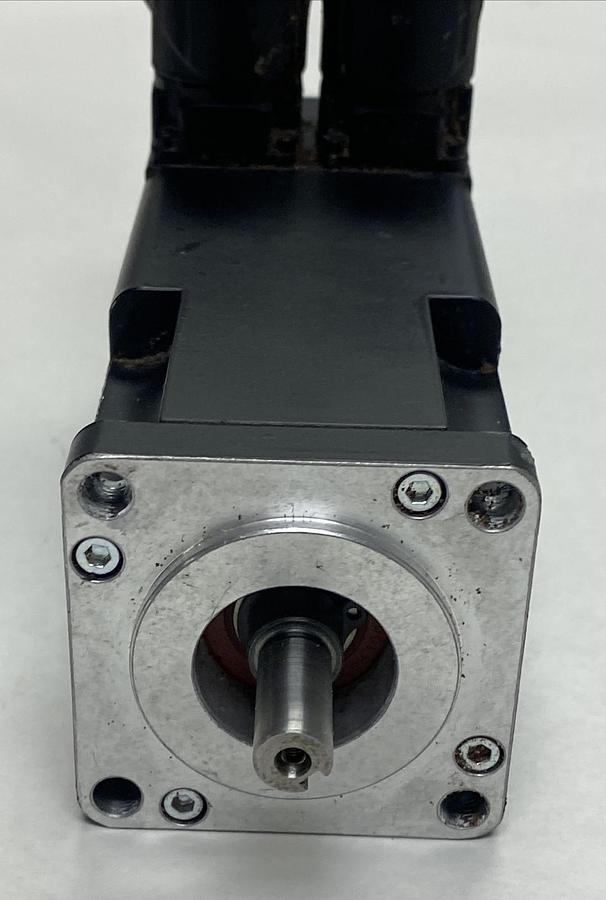 Used ALLEN BRADLEY,MPL-B1530U-EJ72AA,SER A SERVO MOTOR 7000 RPM