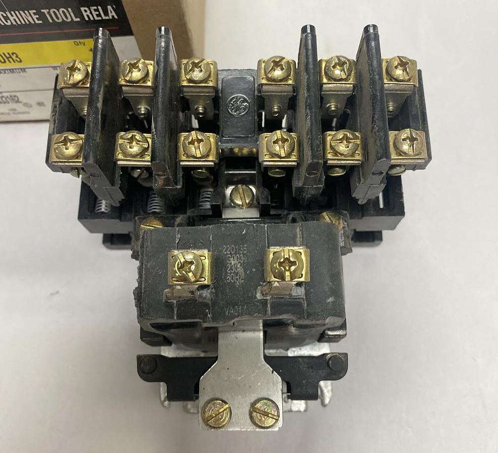 General Electric,CR2810A14DH3,Machine Tool Relay 10A 600V NOS