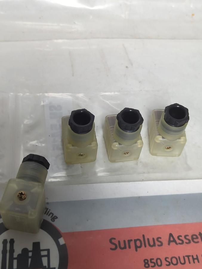 Used HIRSCHMANN,12B GDM,SOLENOID VALVE CONNECTOR FEMALE LOT OF 4 PRE-OWNED