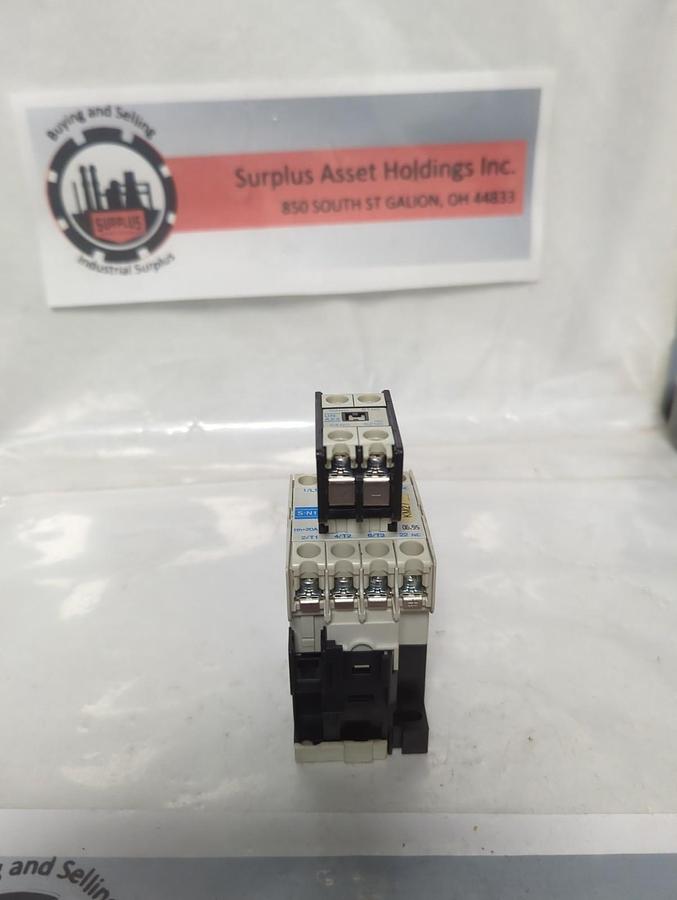 Used MITSUBISHI,S-N11,CONTACTOR WITH UN-AX2 AUXILIARY PRE-OWNED