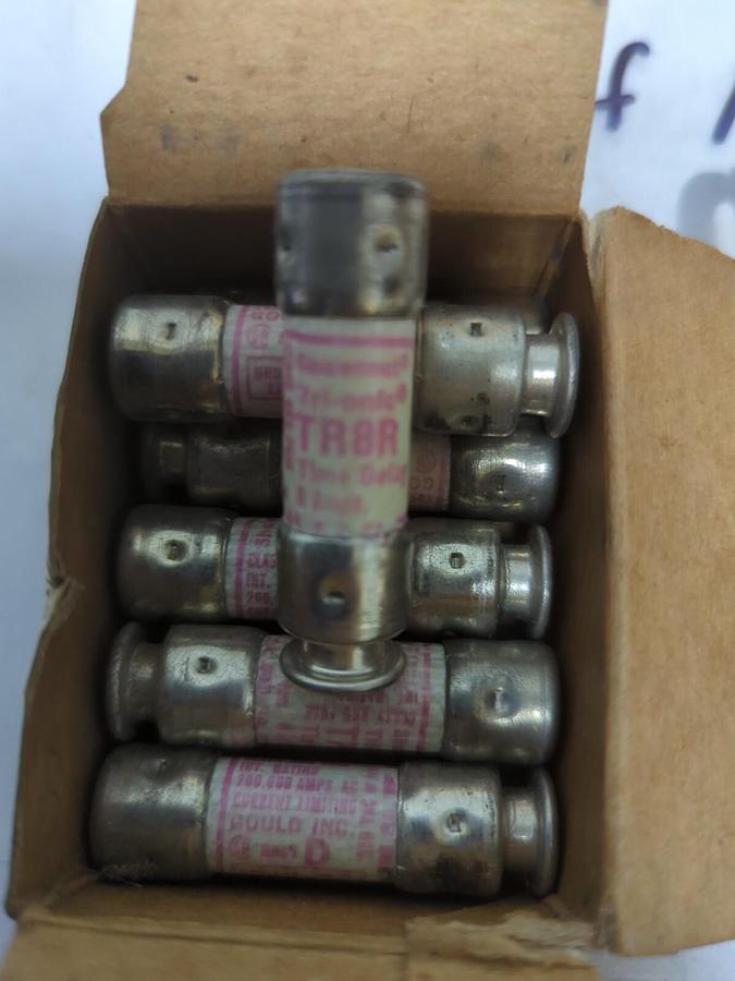 GOULD SHAWMUT,TR8R,TRI ONIC 8 AMP FUSES LOT OF 17