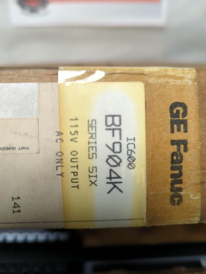 GE FANUC,IC600BF904K,OUTPUT MODULE SERIES SIX 115V NOS