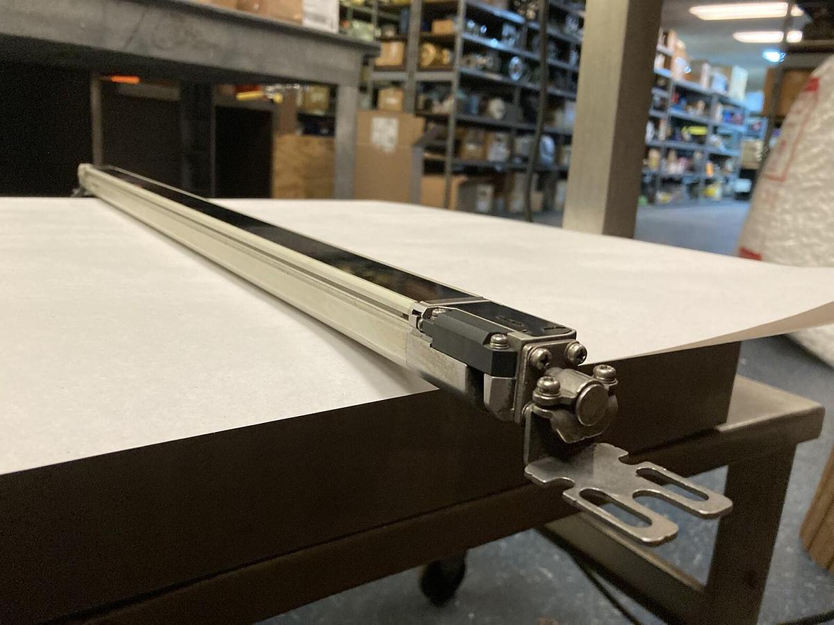 Used Keyence,SL-C32H-R,Safety Light Curtain Transmitter