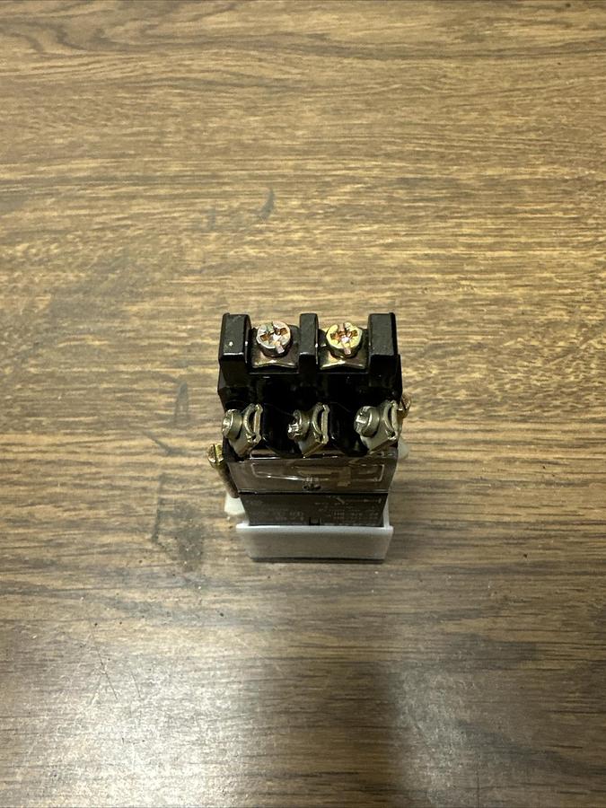 EAO,02-121-011,Lampholder