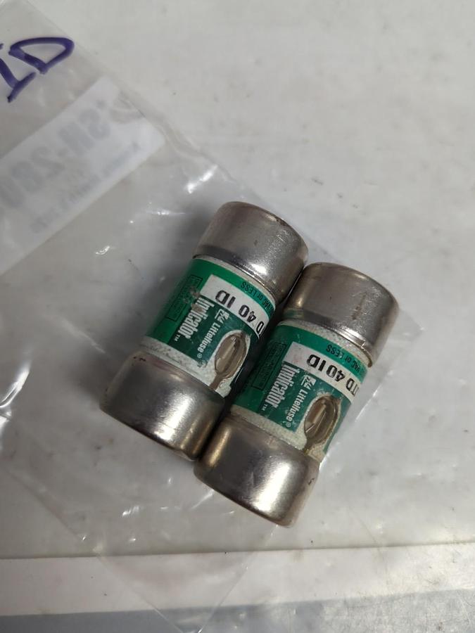 Used LITTELFUSE,JTD 40ID,INDICATOR 40 AMP FUSE LOT OF 2 PRE-OWNED