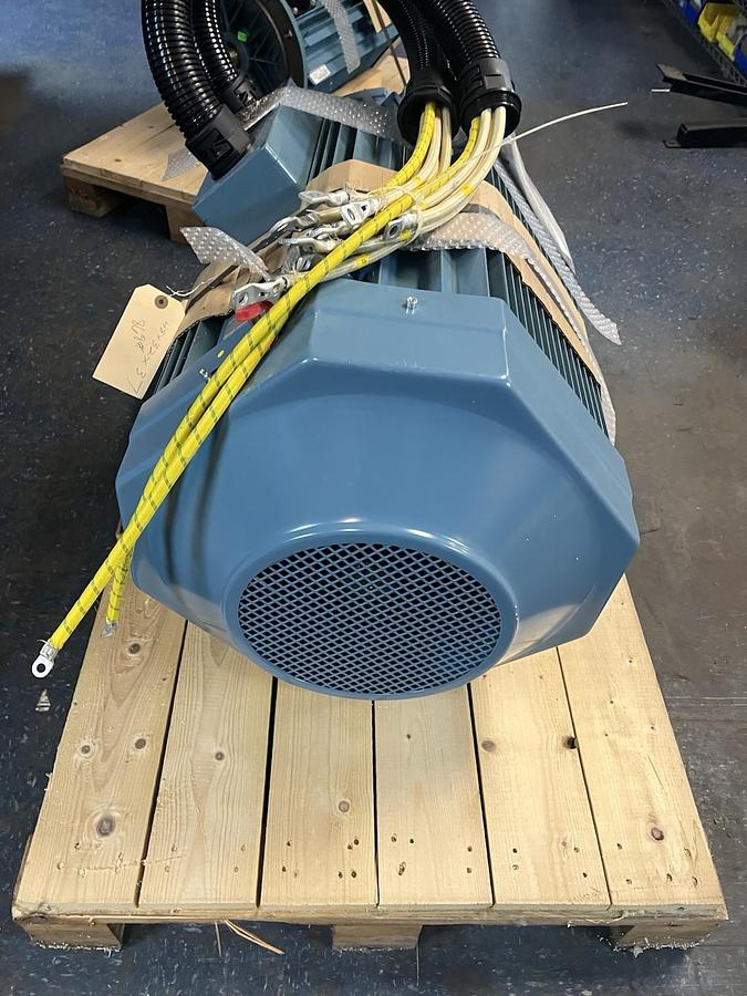 ABB,M3AA250SMC2-3GV101563825001,COMPRESSOR MOTOR 90kW 200V 3PH 2970RPM