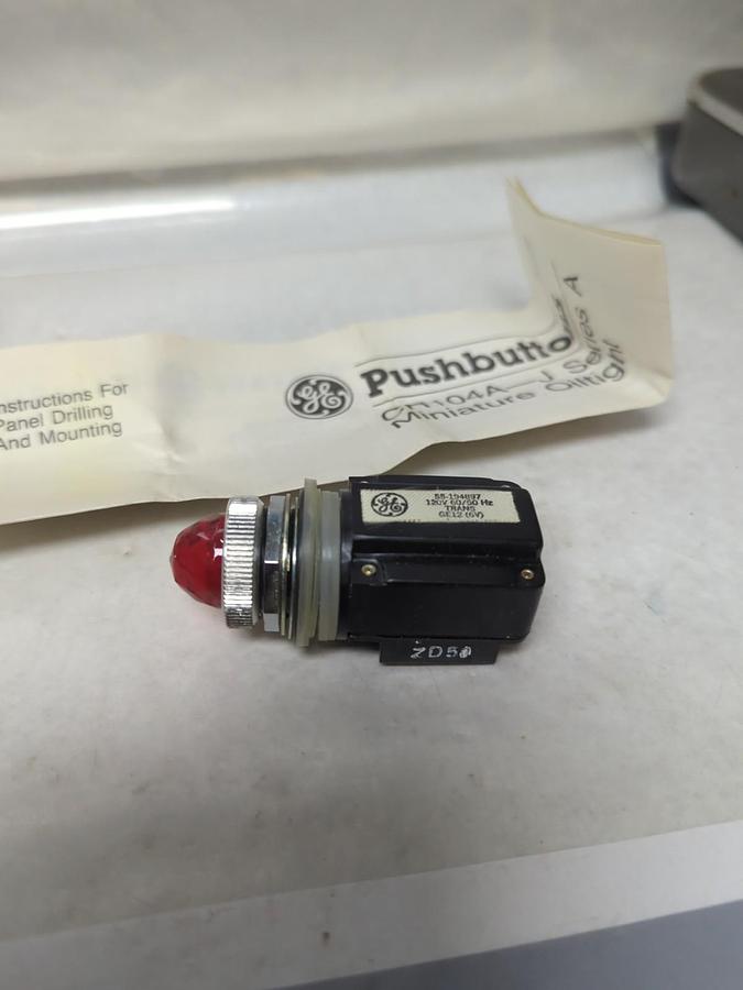 GENERAL ELECTRIC,CR104A-J,MINIATURE OIL TIGHT PUSHBUTTON RED 6V NOS