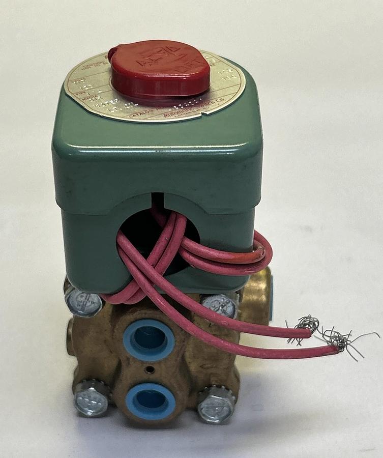 ASCO,8342A1,SOLENOID VALVE 1/4INCH 110-120V NOS