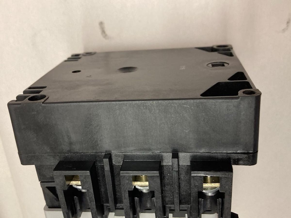 Allen-Bradley,194R-NJ030P3,Rod Operated Fusible Disconnect Ser B 600Vac 30A
