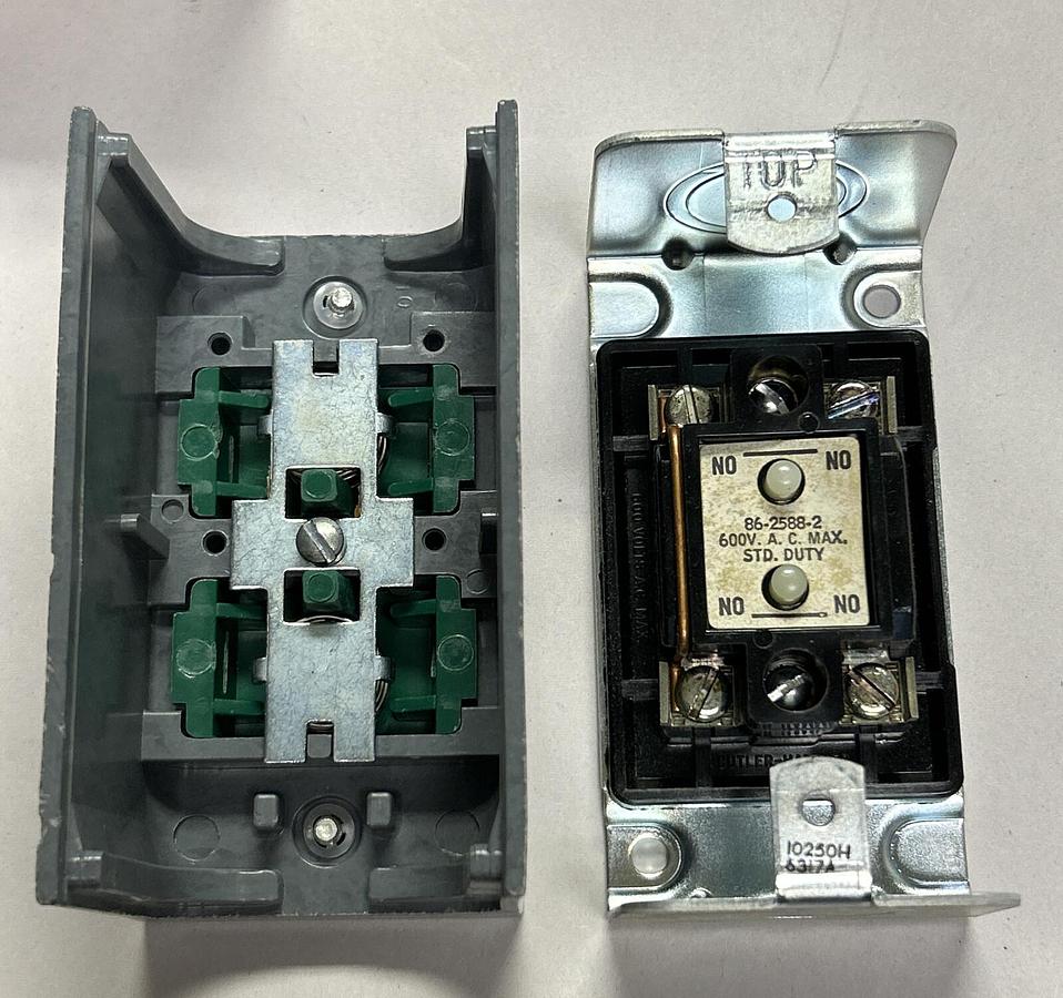 Used CUTLER HAMMER,10250H6317 86-2588-2, PUSHBUTTON ELEMENT FAST / SLOW NEW
