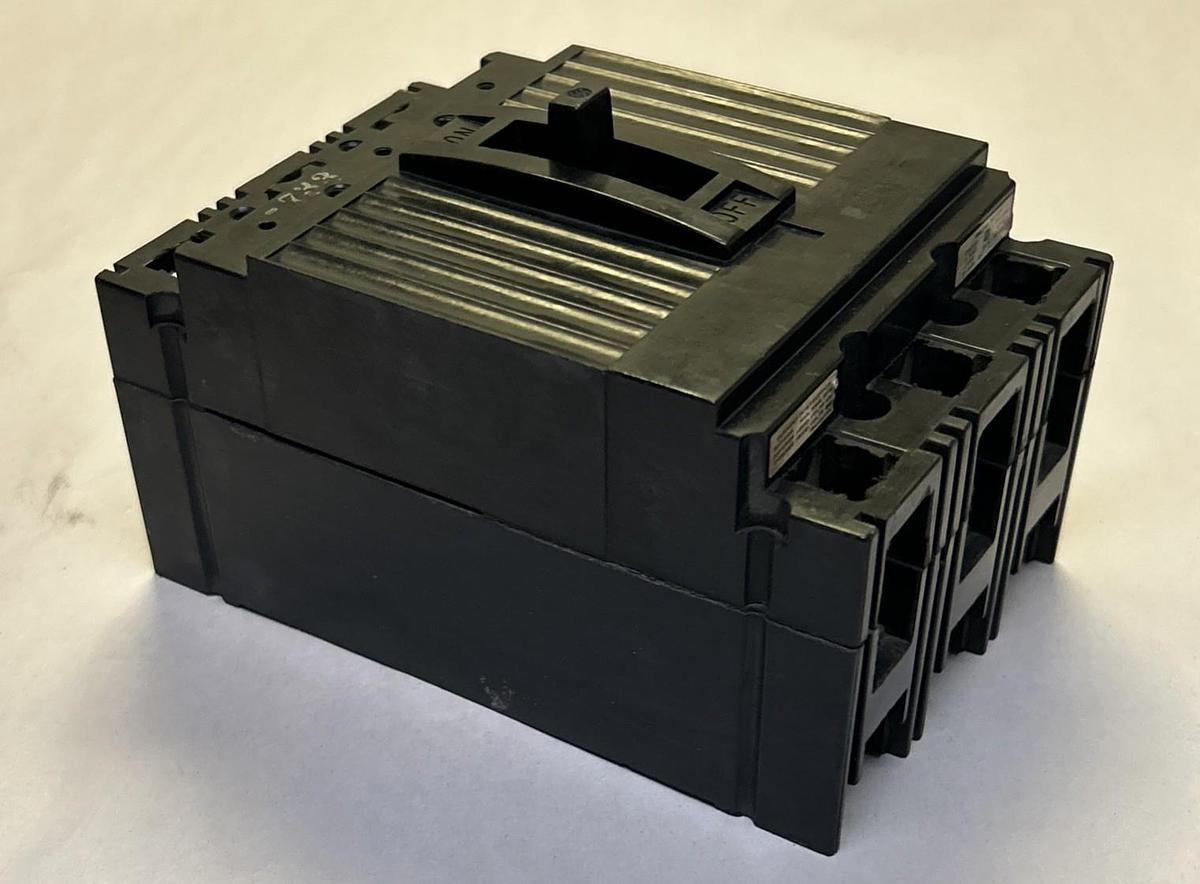 Used GENERAL ELECTRIC,TEF134015,CIRCUIT BREAKER 15A 480V 3P