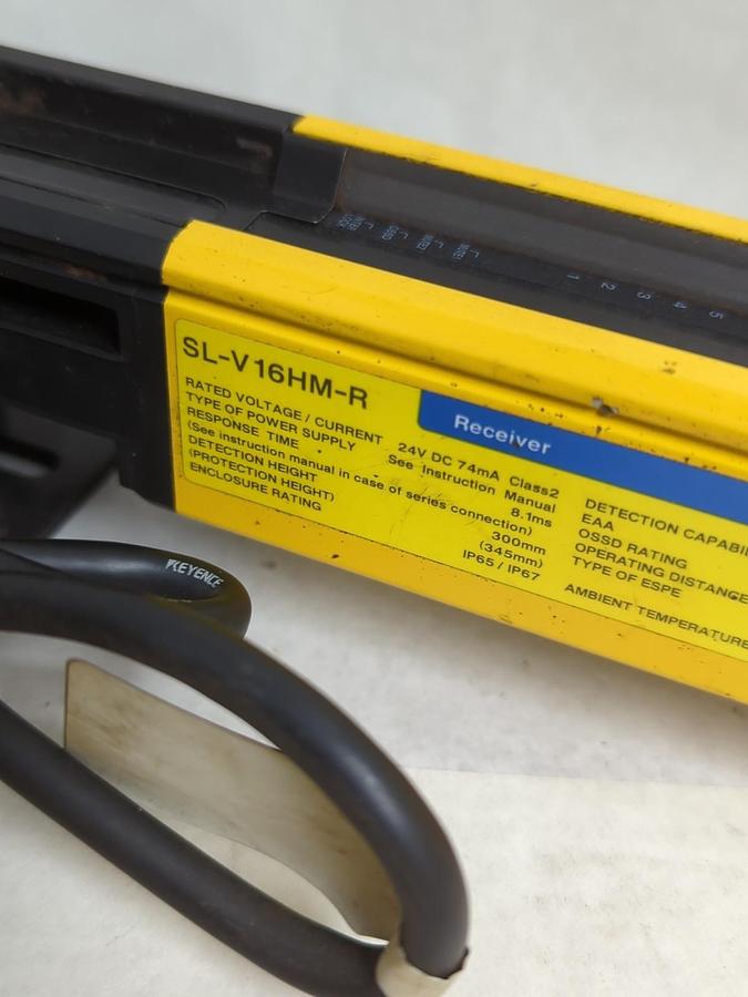 Used KEYENCE,SL-V44-HM-R/SL-V16-HM-R,SAFETY LIGHT CURTAIN RECIEVER PAIR PRE-OWNED