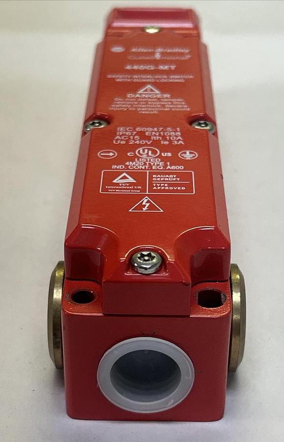 Used ALLEN BRADLEY,440G-MT47080,GUARDLOCK SAFETY SWITCH