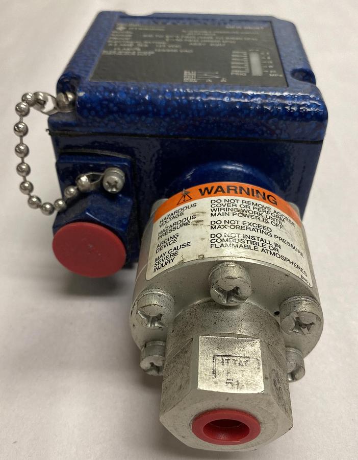 Neo-Dyn,MFR 96087,Adjustable Pressure Switch NOS