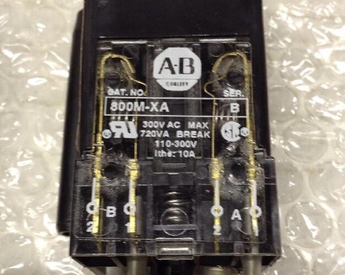 Allen-Bradley,800MR-PT16R,Series D Small Round Pilot Light Red LOT OF 2