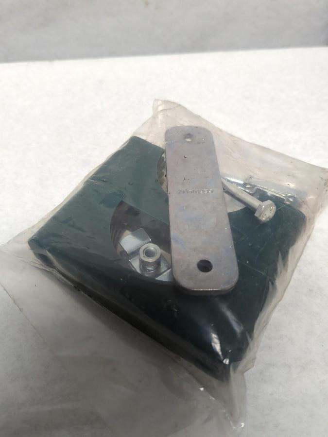 STAUFF,CRA763 5PPDPASUW3K,UNISTRUT MOUNT 2-1/2 INCH NEW