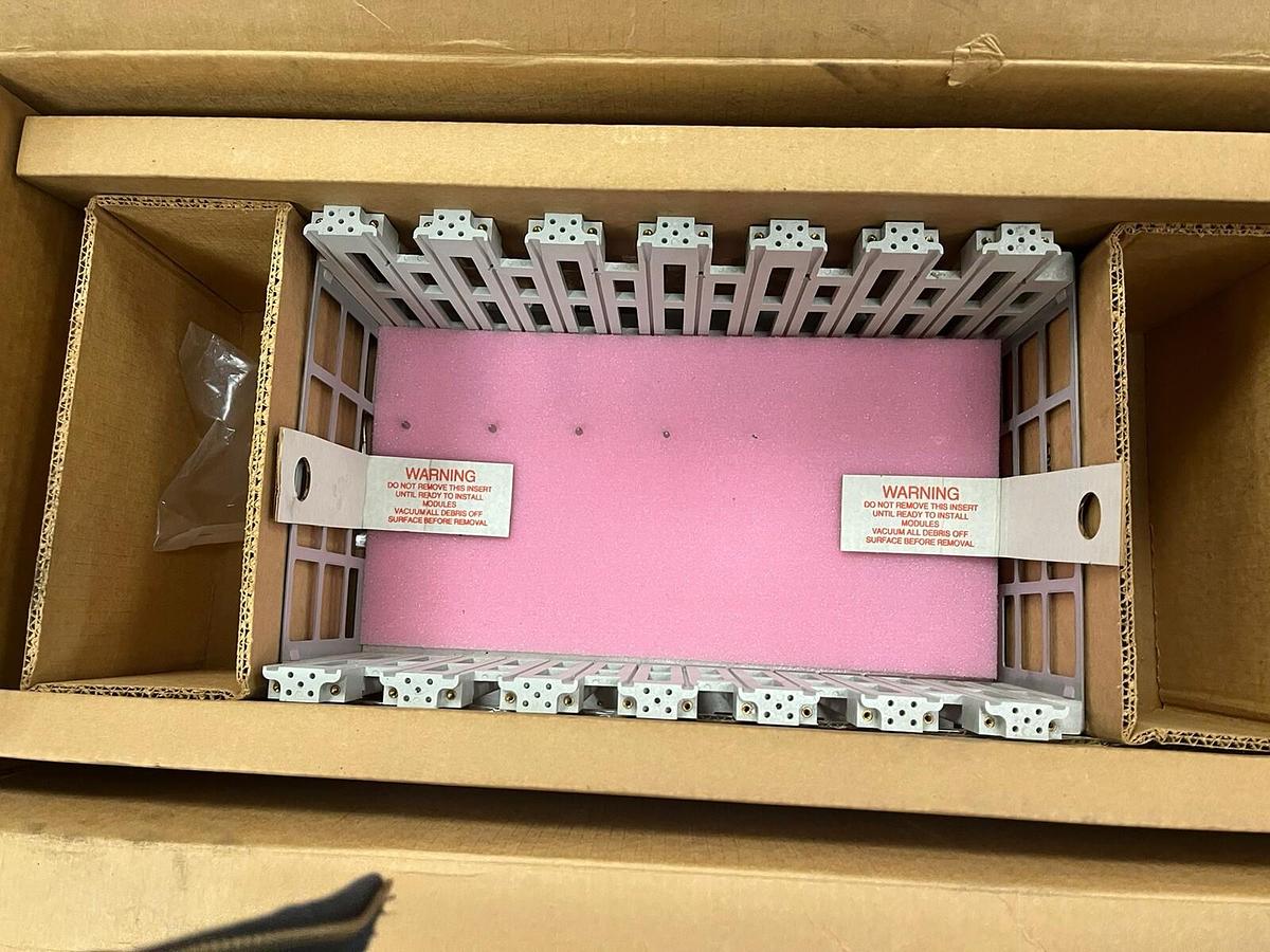 MODICON,AS-H819-100,CHASSIS 7 SLOT PLC RACK 19"