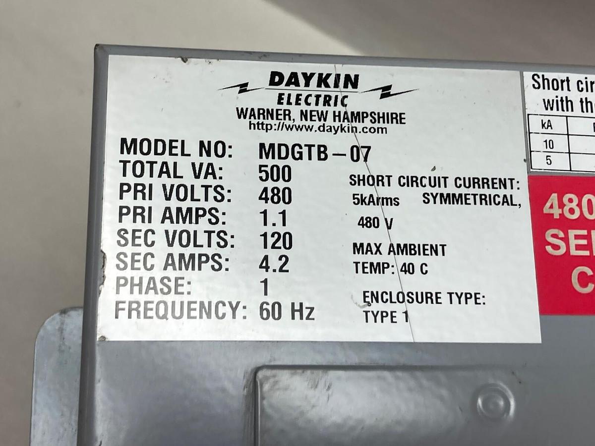 Used Daykin,MDGTB-07,Midget Transformer Disconnecty Enclosure 480V 1.1A