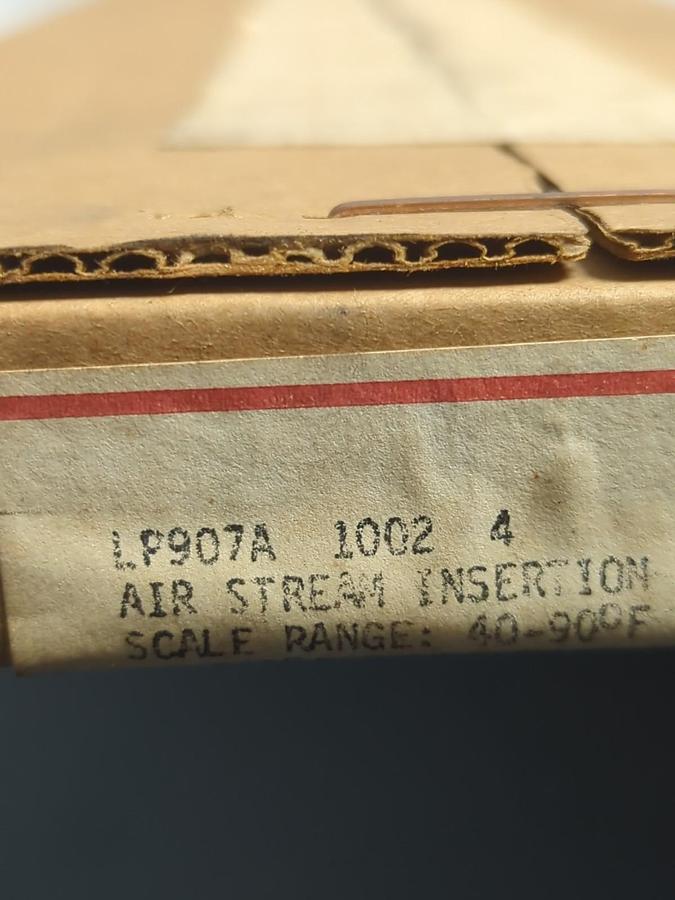 HONEYWELL,LF907A 1002 4,AIR STREAM INSERTION THERMOSTAT NOS