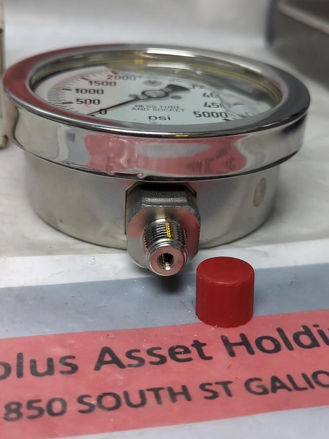 MCDANIEL CONTROLS,GAUGE 0-5000PSI 4 IN FACE 1/4 IN NPT BOTTOM CONNECTION NOS