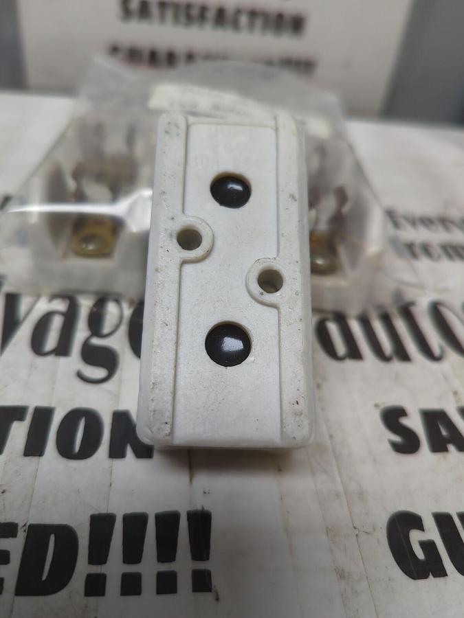 COOPER BUSSMANN,2601,CERAMIC FUSE HOLDER 30A/250V LOT OF 4 NOS